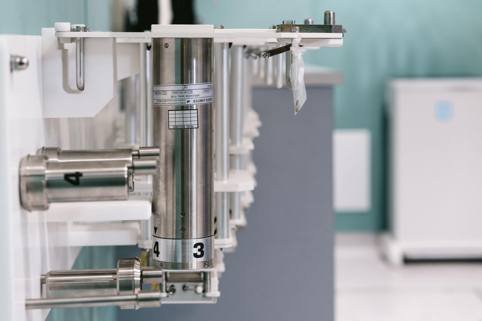 Generic laboratory apparatus used as an industry visual